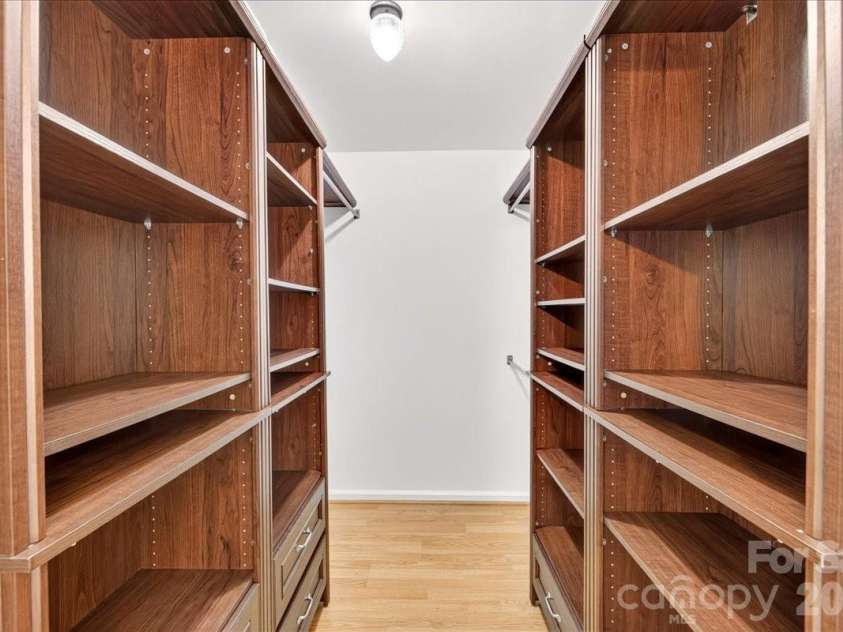 430 Queens Road, Charlotte, NC 28207.  MLS# CAR4420697, YatesRealty ID 2353. 