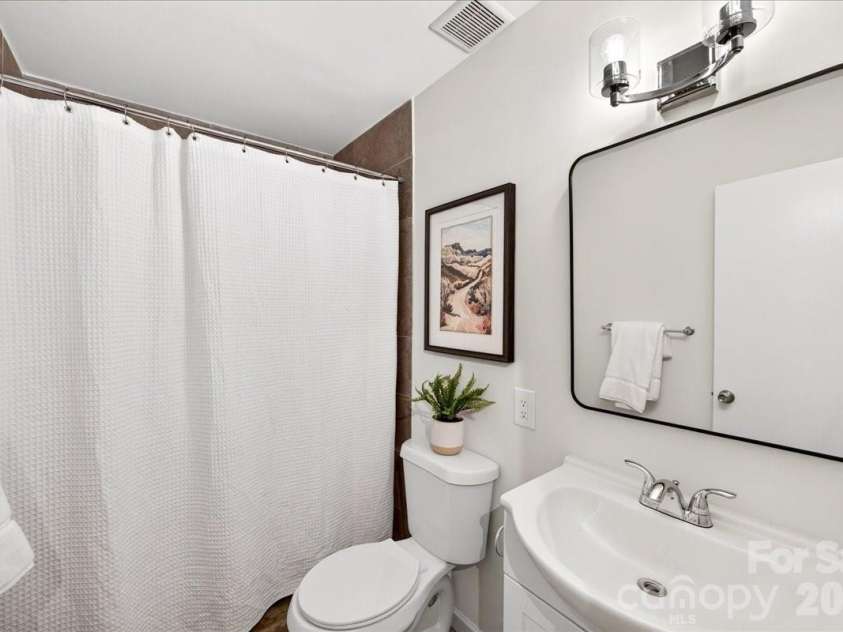 430 Queens Road, Charlotte, NC 28207.  MLS# CAR4420697, YatesRealty ID 2353. 