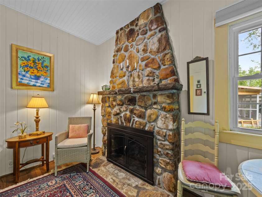 23 Leatherwood Lane, Hendersonville, NC 28739.  MLS# CAR4264138, YatesRealty ID 23530. 