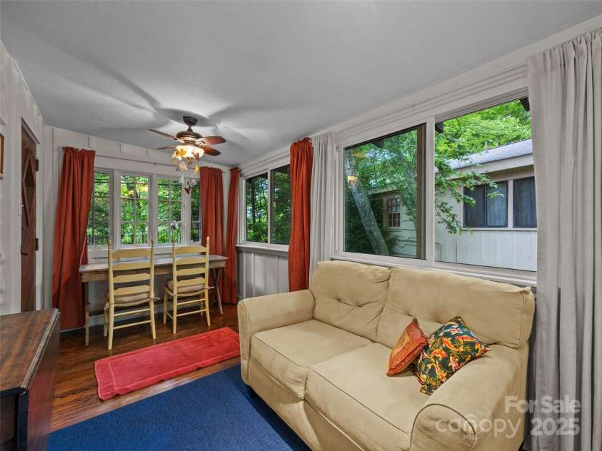 23 Leatherwood Lane, Hendersonville, NC 28739.  MLS# CAR4264138, YatesRealty ID 23530. 