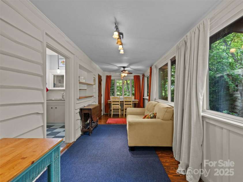 23 Leatherwood Lane, Hendersonville, NC 28739.  MLS# CAR4264138, YatesRealty ID 23530. 