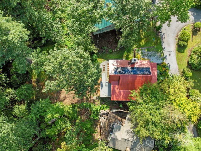 23 Leatherwood Lane, Hendersonville, NC 28739.  MLS# CAR4264138, YatesRealty ID 23530. 