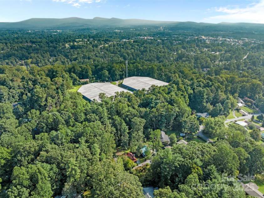 23 Leatherwood Lane, Hendersonville, NC 28739.  MLS# CAR4264138, YatesRealty ID 23530. 