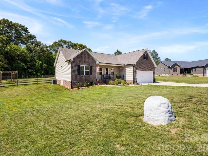 2357 Mintew Circle, Lincolnton, NC 28092.  MLS# CAR4383513, YatesRealty ID 23531. 