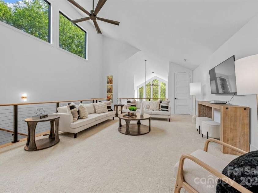 3304 Mar Vista Circle, Charlotte, NC 28209.  MLS# CAR4269142, YatesRealty ID 23531. 