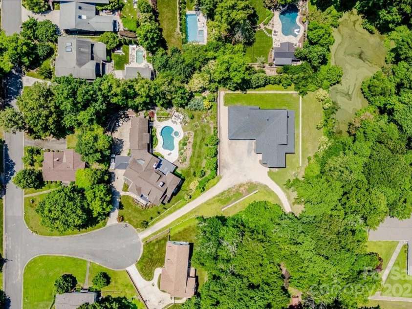3304 Mar Vista Circle, Charlotte, NC 28209.  MLS# CAR4269142, YatesRealty ID 23531. 