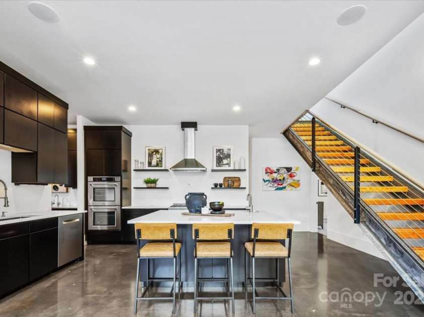 3304 Mar Vista Circle, Charlotte, NC 28209.  MLS# CAR4269142, YatesRealty ID 23531. Chef's kitchen waiting for buyers to make their own decorative selections of hardware, backsplash, pot filler