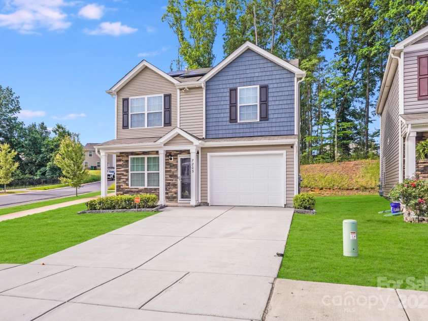 7205 Finnigan Road, Charlotte, NC 28215.  MLS# CAR4257319, YatesRealty ID 23532. 