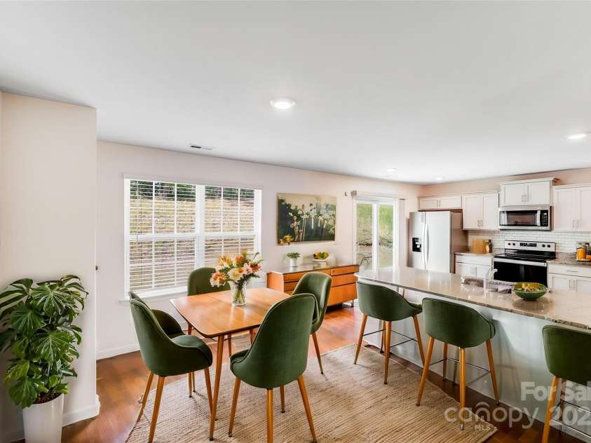 7205 Finnigan Road, Charlotte, NC 28215.  MLS# CAR4257319, YatesRealty ID 23532. 