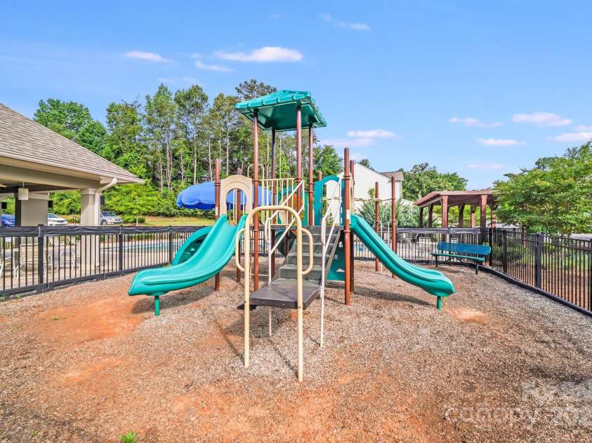 7205 Finnigan Road, Charlotte, NC 28215.  MLS# CAR4257319, YatesRealty ID 23532. Play Ground