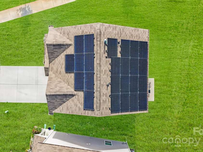 7205 Finnigan Road, Charlotte, NC 28215.  MLS# CAR4257319, YatesRealty ID 23532. Solar Panels Installed