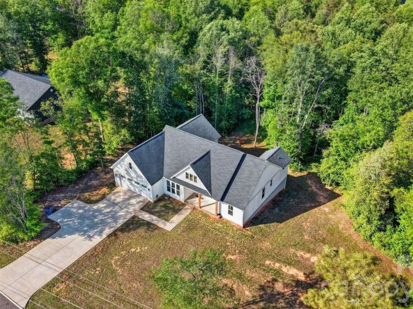 1182 Cape Hickory Road, Hickory, NC 28601.  MLS# CAR4378932, YatesRealty ID 23533. 