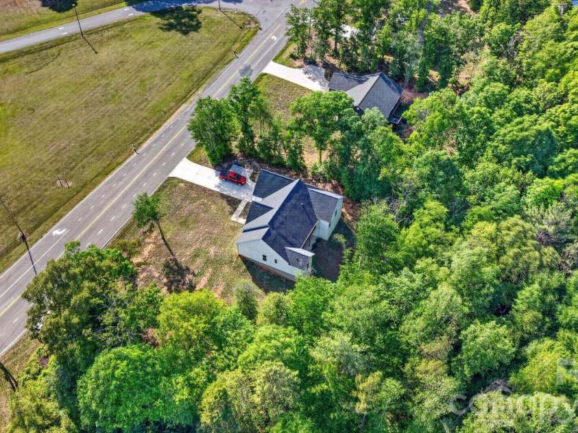 1182 Cape Hickory Road, Hickory, NC 28601.  MLS# CAR4378932, YatesRealty ID 23533. 
