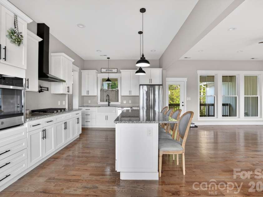 1182 Cape Hickory Road, Hickory, NC 28601.  MLS# CAR4378932, YatesRealty ID 23533. 