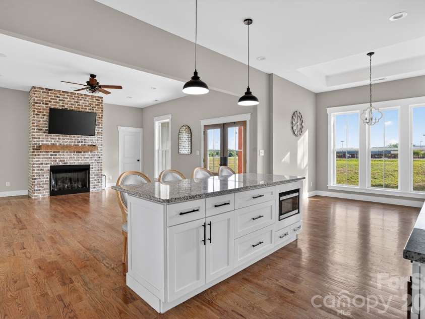1182 Cape Hickory Road, Hickory, NC 28601.  MLS# CAR4378932, YatesRealty ID 23533. 