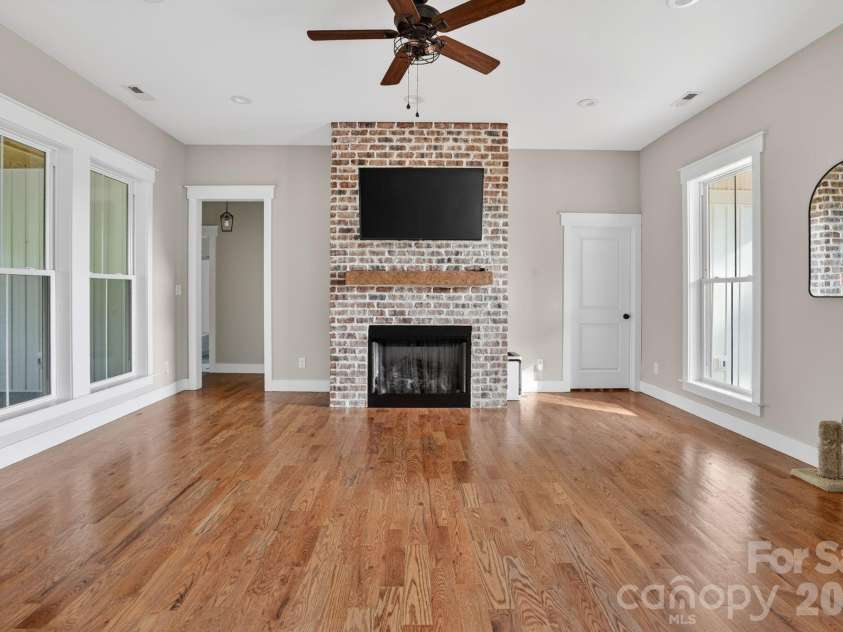 1182 Cape Hickory Road, Hickory, NC 28601.  MLS# CAR4378932, YatesRealty ID 23533. 