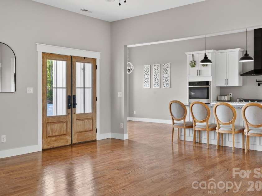 1182 Cape Hickory Road, Hickory, NC 28601.  MLS# CAR4378932, YatesRealty ID 23533. 