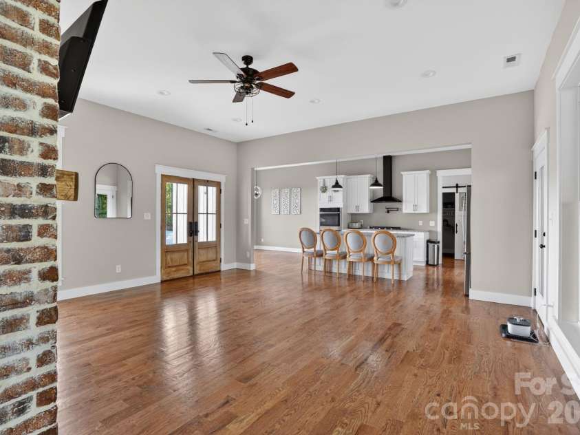 1182 Cape Hickory Road, Hickory, NC 28601.  MLS# CAR4378932, YatesRealty ID 23533. 
