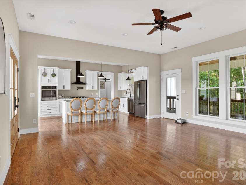1182 Cape Hickory Road, Hickory, NC 28601.  MLS# CAR4378932, YatesRealty ID 23533. 