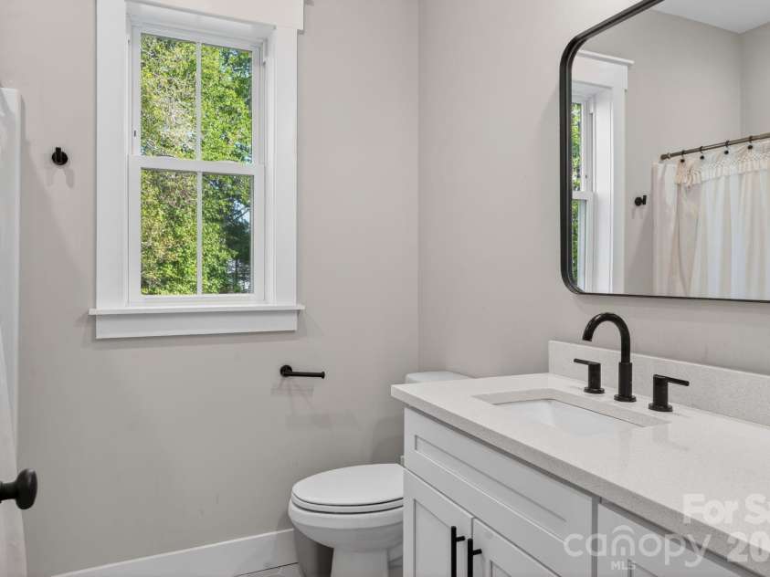 1182 Cape Hickory Road, Hickory, NC 28601.  MLS# CAR4378932, YatesRealty ID 23533. 