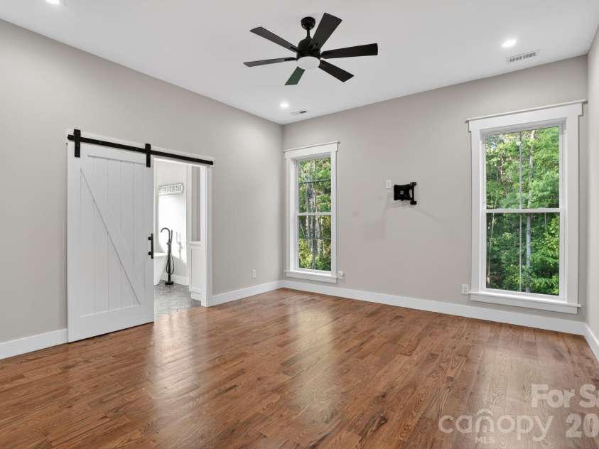 1182 Cape Hickory Road, Hickory, NC 28601.  MLS# CAR4378932, YatesRealty ID 23533. 