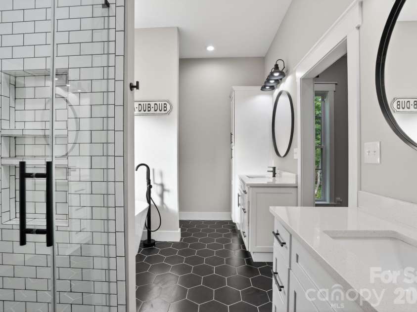 1182 Cape Hickory Road, Hickory, NC 28601.  MLS# CAR4378932, YatesRealty ID 23533. 