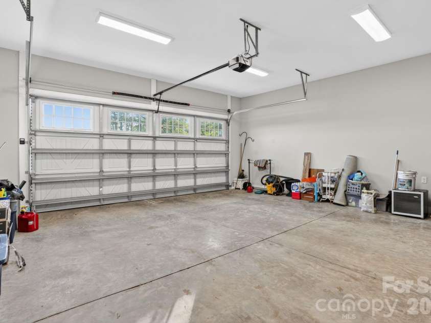 1182 Cape Hickory Road, Hickory, NC 28601.  MLS# CAR4378932, YatesRealty ID 23533. 
