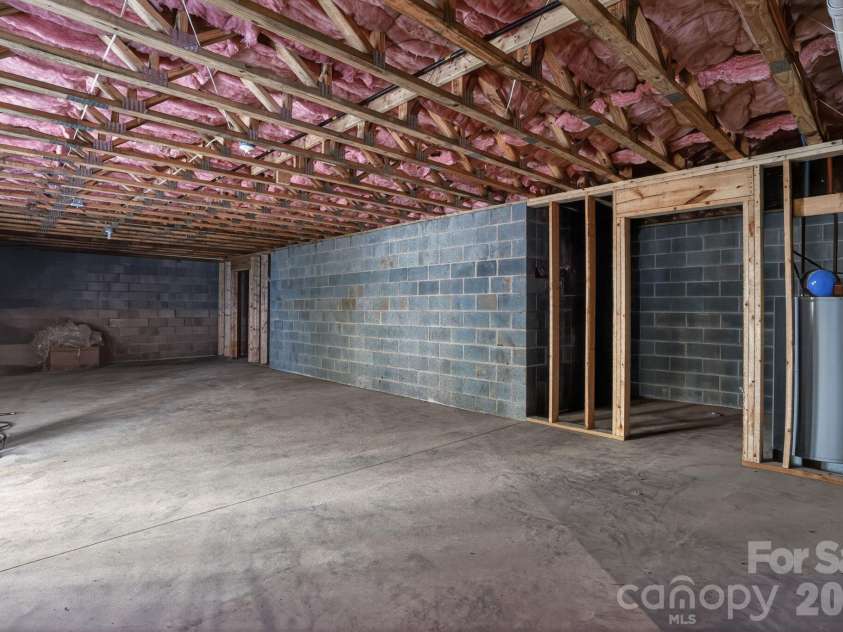 1182 Cape Hickory Road, Hickory, NC 28601.  MLS# CAR4378932, YatesRealty ID 23533. 
