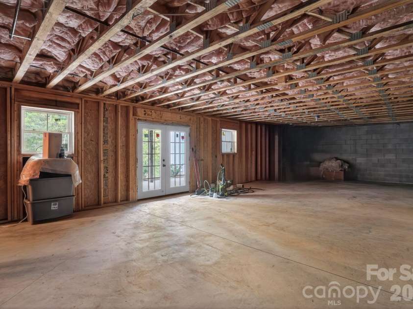 1182 Cape Hickory Road, Hickory, NC 28601.  MLS# CAR4378932, YatesRealty ID 23533. 