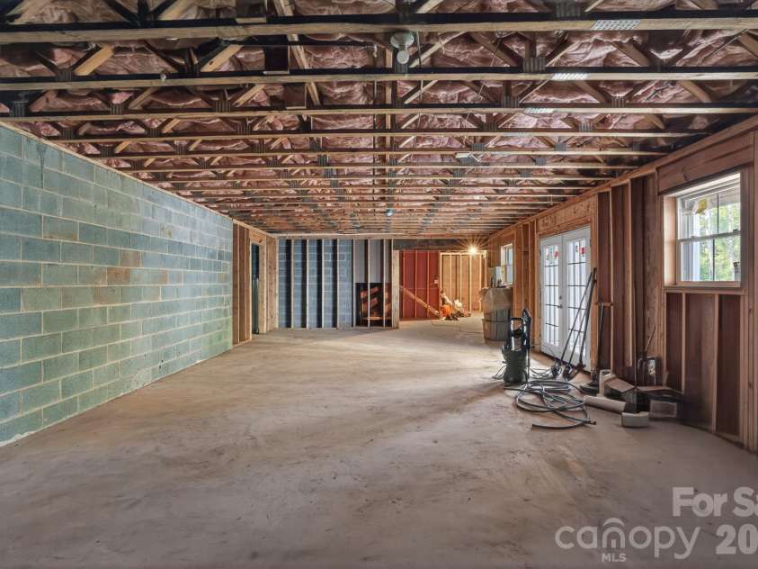 1182 Cape Hickory Road, Hickory, NC 28601.  MLS# CAR4378932, YatesRealty ID 23533. 