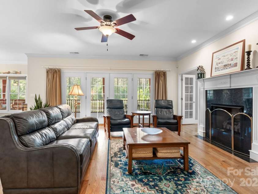 5487 Back Shore Drive, Granite Falls, NC 28630.  MLS# CAR4263403, YatesRealty ID 23534. Family Room