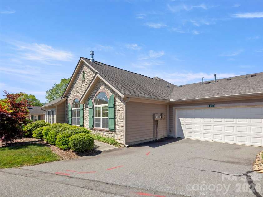 58 Mountain Meadow Circle, Weaverville, NC 28787.  MLS# CAR4380834, YatesRealty ID 23534. 