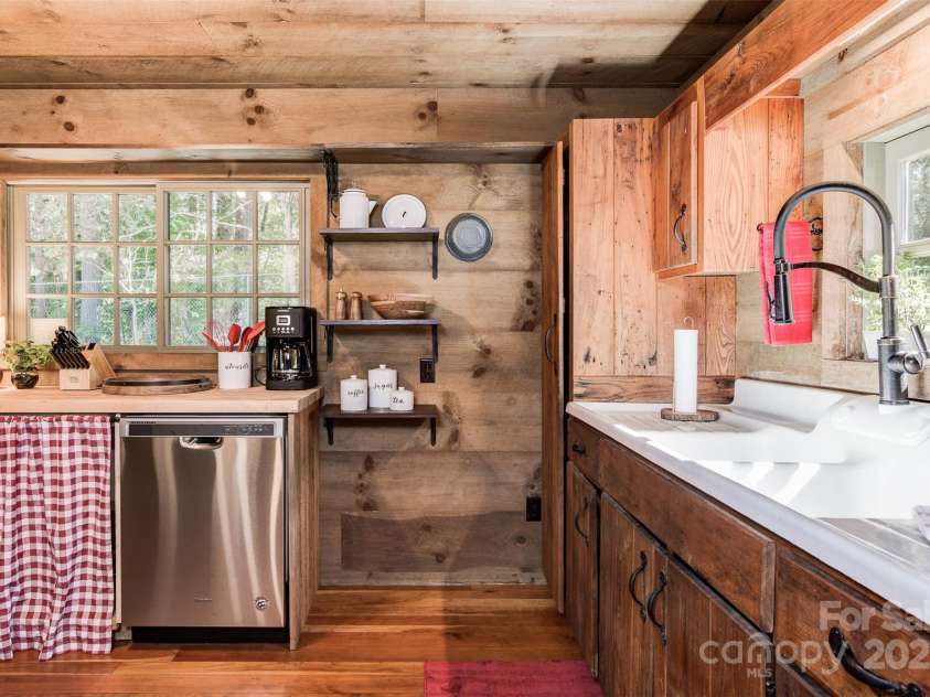 30 Wagon Mountain Drive, Weaverville, NC 28787.  MLS# CAR4260703, YatesRealty ID 23535. 