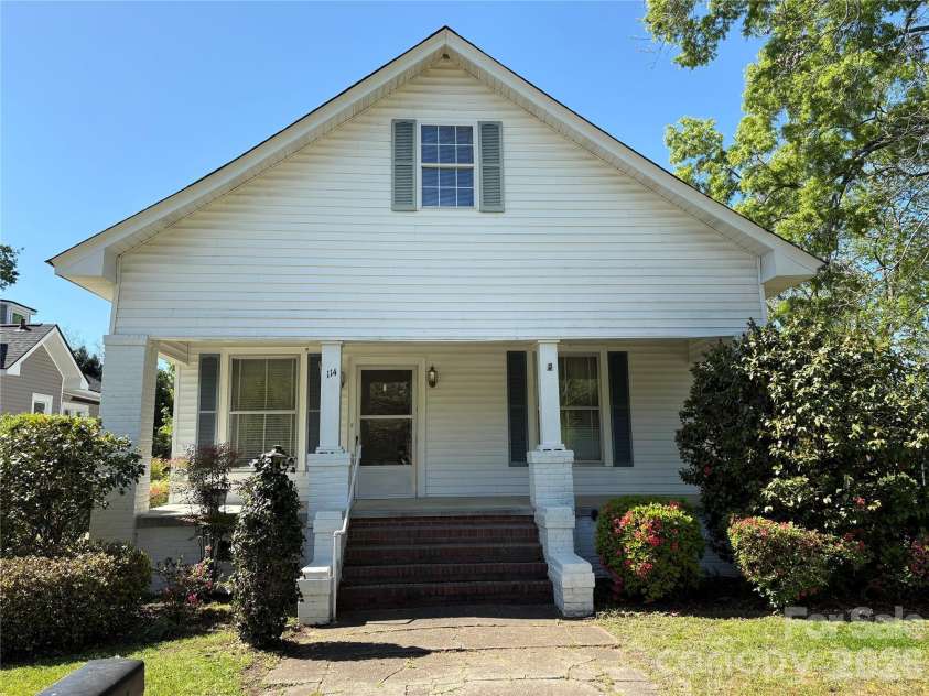 114 Hampton Street, Chester, SC 29706.  MLS# CAR4370018, YatesRealty ID 23537. 