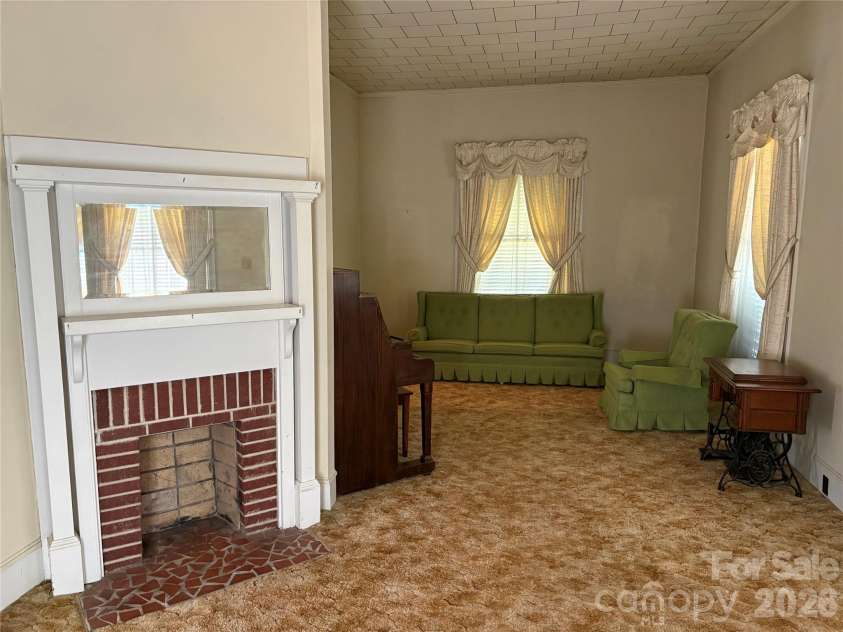 114 Hampton Street, Chester, SC 29706.  MLS# CAR4370018, YatesRealty ID 23537. 