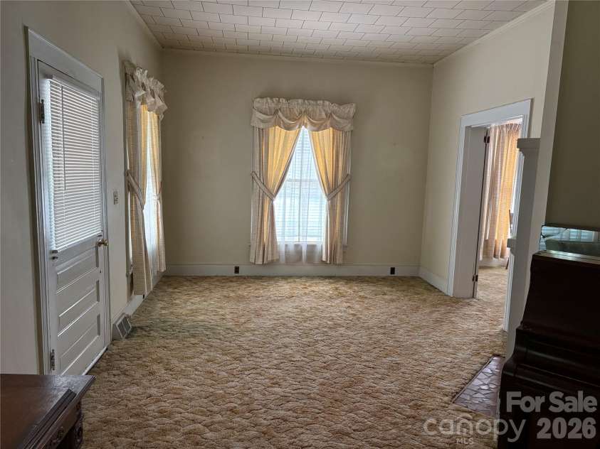 114 Hampton Street, Chester, SC 29706.  MLS# CAR4370018, YatesRealty ID 23537. 