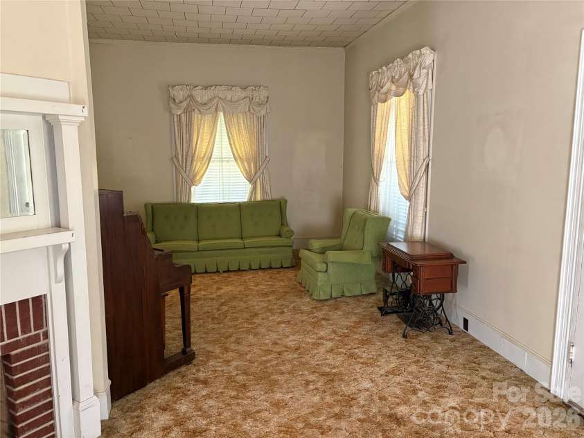 114 Hampton Street, Chester, SC 29706.  MLS# CAR4370018, YatesRealty ID 23537. 