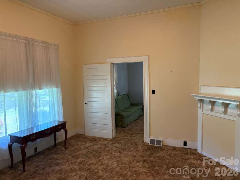 114 Hampton Street, Chester, SC 29706.  MLS# CAR4370018, YatesRealty ID 23537. 