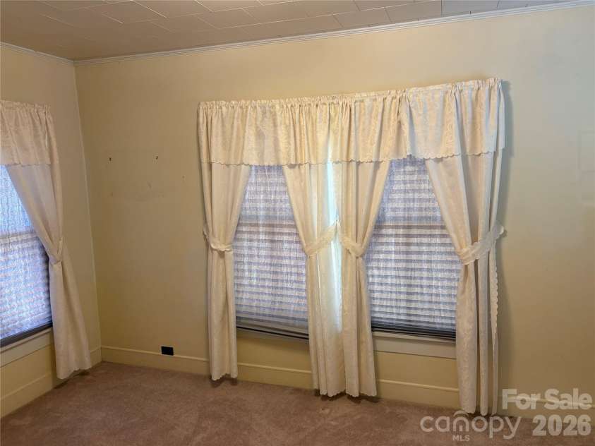 114 Hampton Street, Chester, SC 29706.  MLS# CAR4370018, YatesRealty ID 23537. 