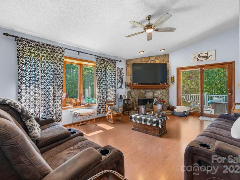 4395 Burton Drive, Maiden, NC 28650.  MLS# CAR4269431, YatesRealty ID 23537. 