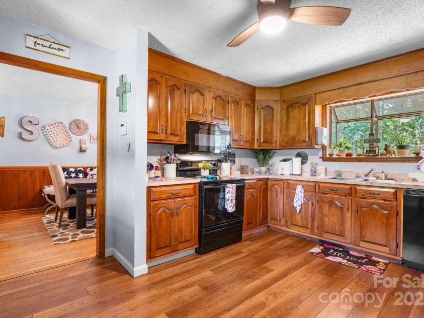 4395 Burton Drive, Maiden, NC 28650.  MLS# CAR4269431, YatesRealty ID 23537. 