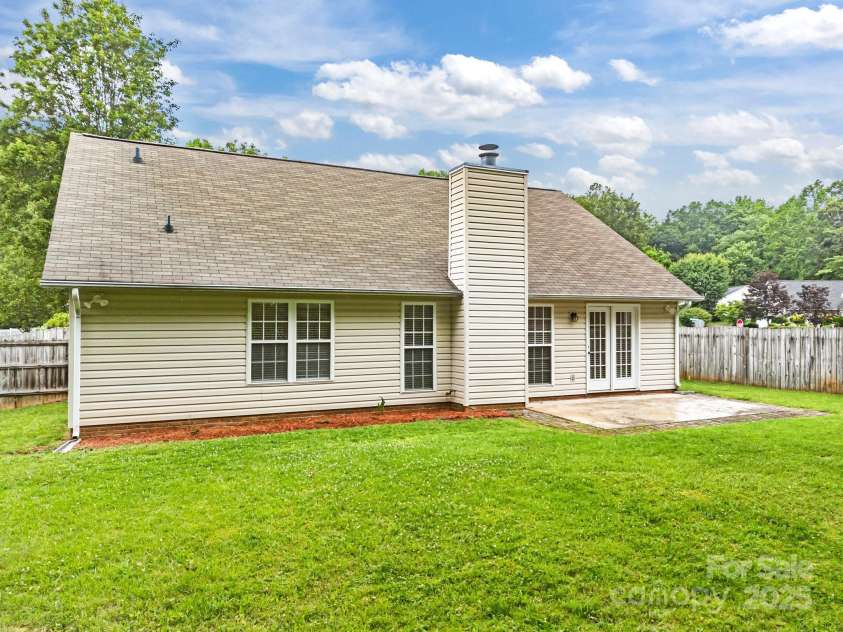 385 Glensprings Drive, Fletcher, NC 28732.  MLS# CAR4273021, YatesRealty ID 23539. 