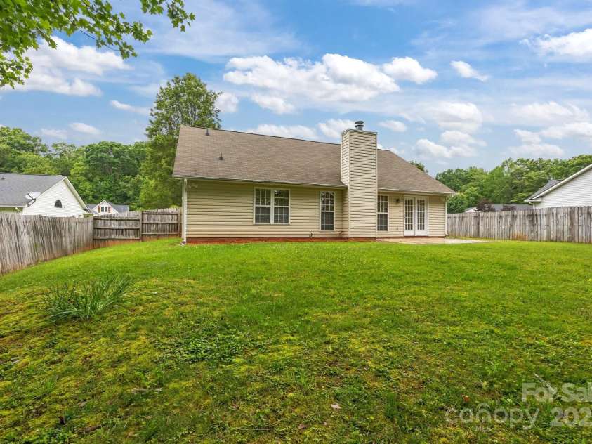 385 Glensprings Drive, Fletcher, NC 28732.  MLS# CAR4273021, YatesRealty ID 23539. 