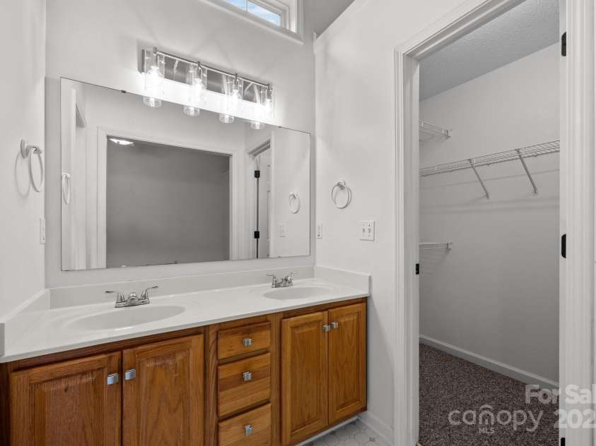385 Glensprings Drive, Fletcher, NC 28732.  MLS# CAR4273021, YatesRealty ID 23539. 