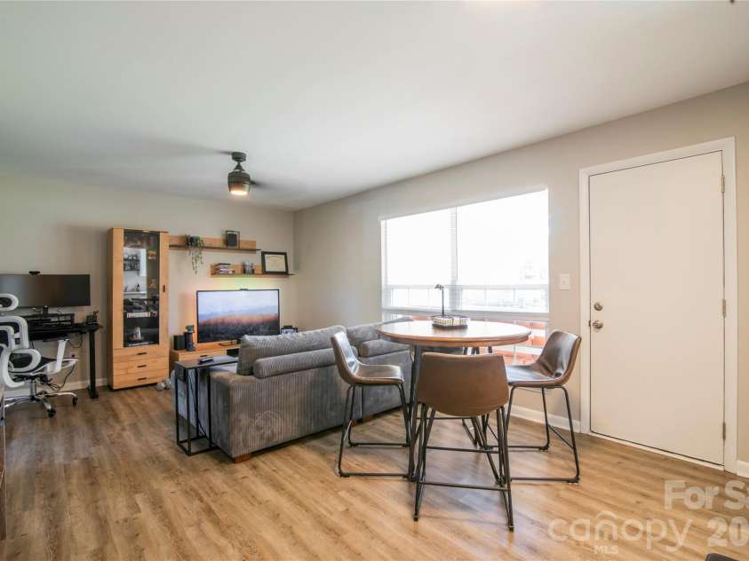 4605 Coronado Drive, Charlotte, NC 28212.  MLS# CAR4367991, YatesRealty ID 23539. 