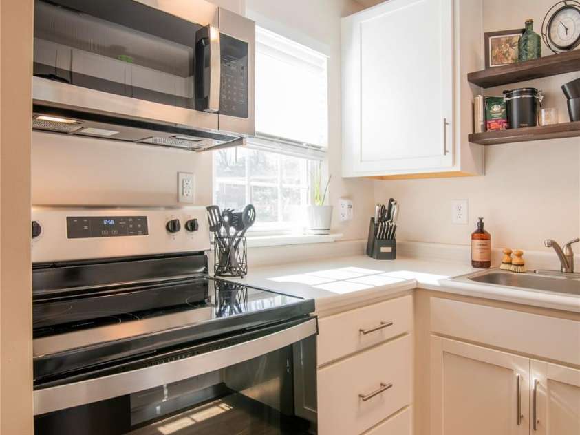 4605 Coronado Drive, Charlotte, NC 28212.  MLS# CAR4367991, YatesRealty ID 23539. 