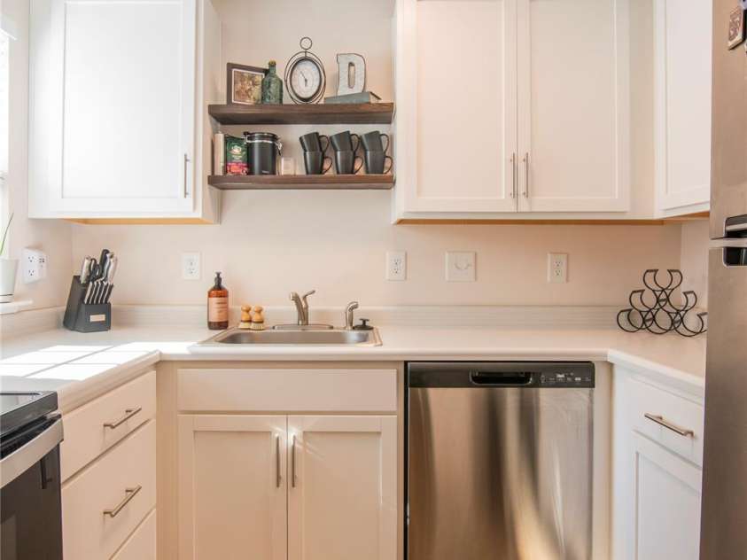 4605 Coronado Drive, Charlotte, NC 28212.  MLS# CAR4367991, YatesRealty ID 23539. 
