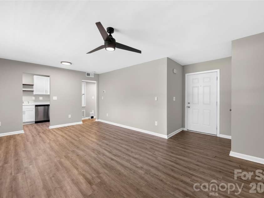 4605 Coronado Drive, Charlotte, NC 28212.  MLS# CAR4413113, YatesRealty ID 23539. 