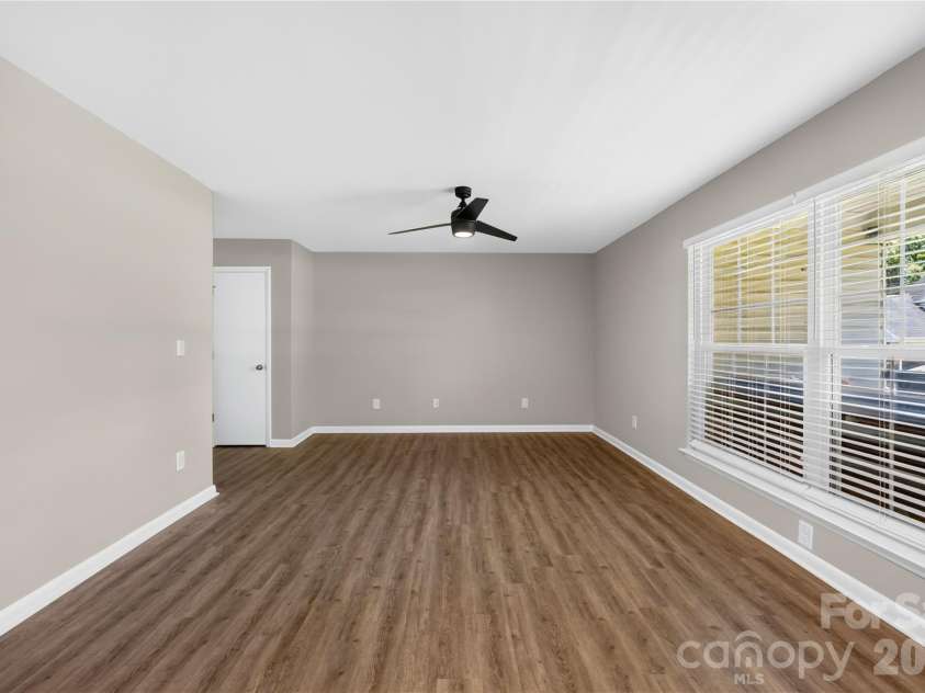 4605 Coronado Drive, Charlotte, NC 28212.  MLS# CAR4413113, YatesRealty ID 23539. 
