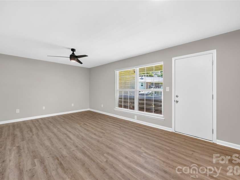4605 Coronado Drive, Charlotte, NC 28212.  MLS# CAR4413113, YatesRealty ID 23539. 